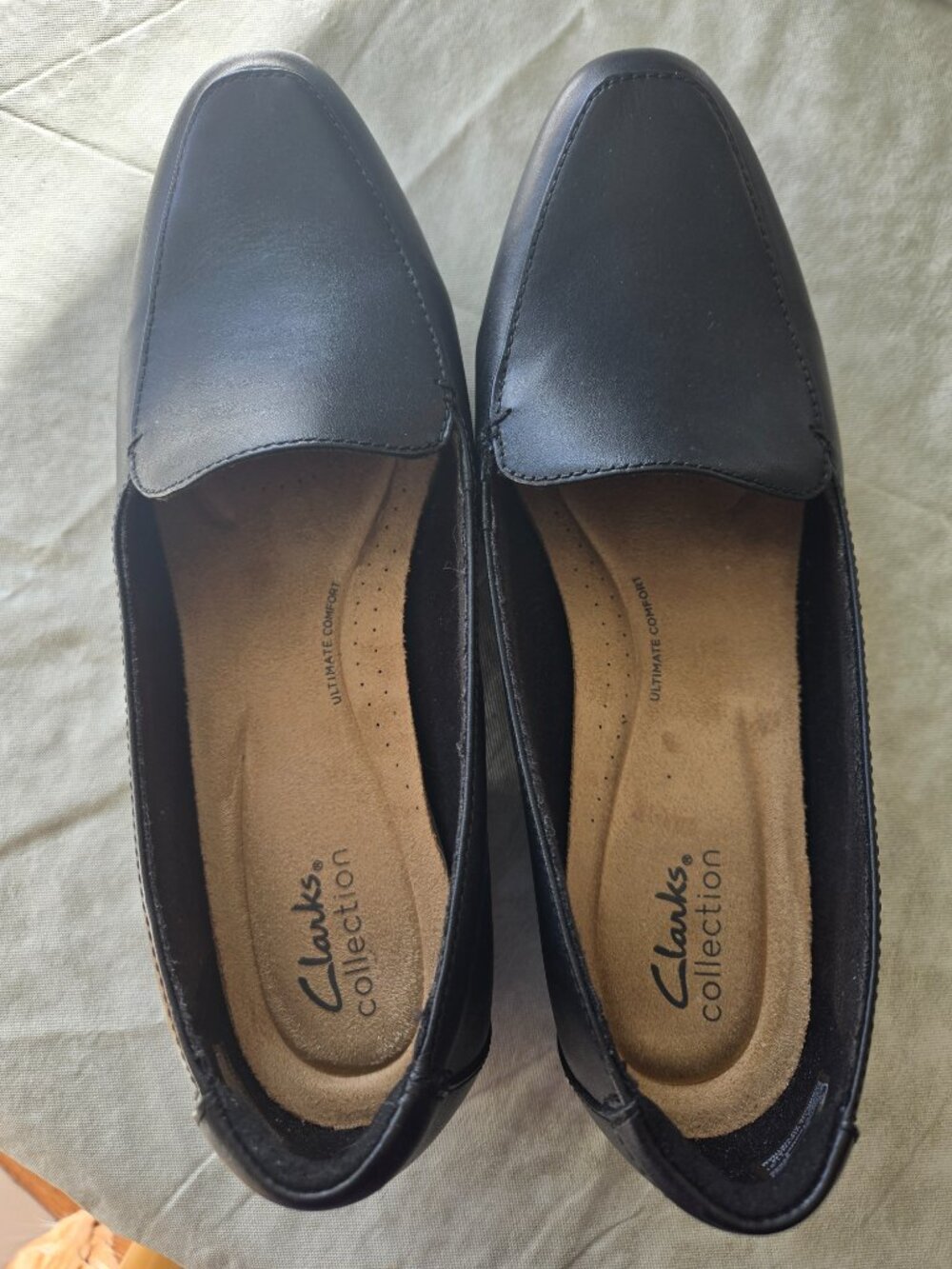 Clarks Black Loafers 9 WIDE